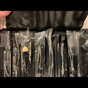 Makeup brush pack
